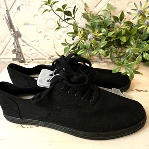 Women’s Universal Thread Lunea Lace-Up Sneakers Black Canvas Size 11 NWOT
